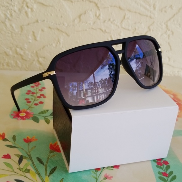 Other - 2019  MEN BLACK GOLD SUNGLASSES.